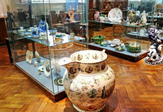В Строгановском университете России обнаружено более 200 предметов культурно-исторического наследия Узбекистана